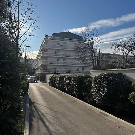 Superbe 2ch, Clim, Terrasse, Pkg, Wifi, Tv *